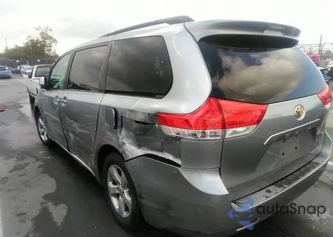 2011 Toyota Sienna Le V6 из США, поврежденный, VIN 5TDKK3DC0BS018622